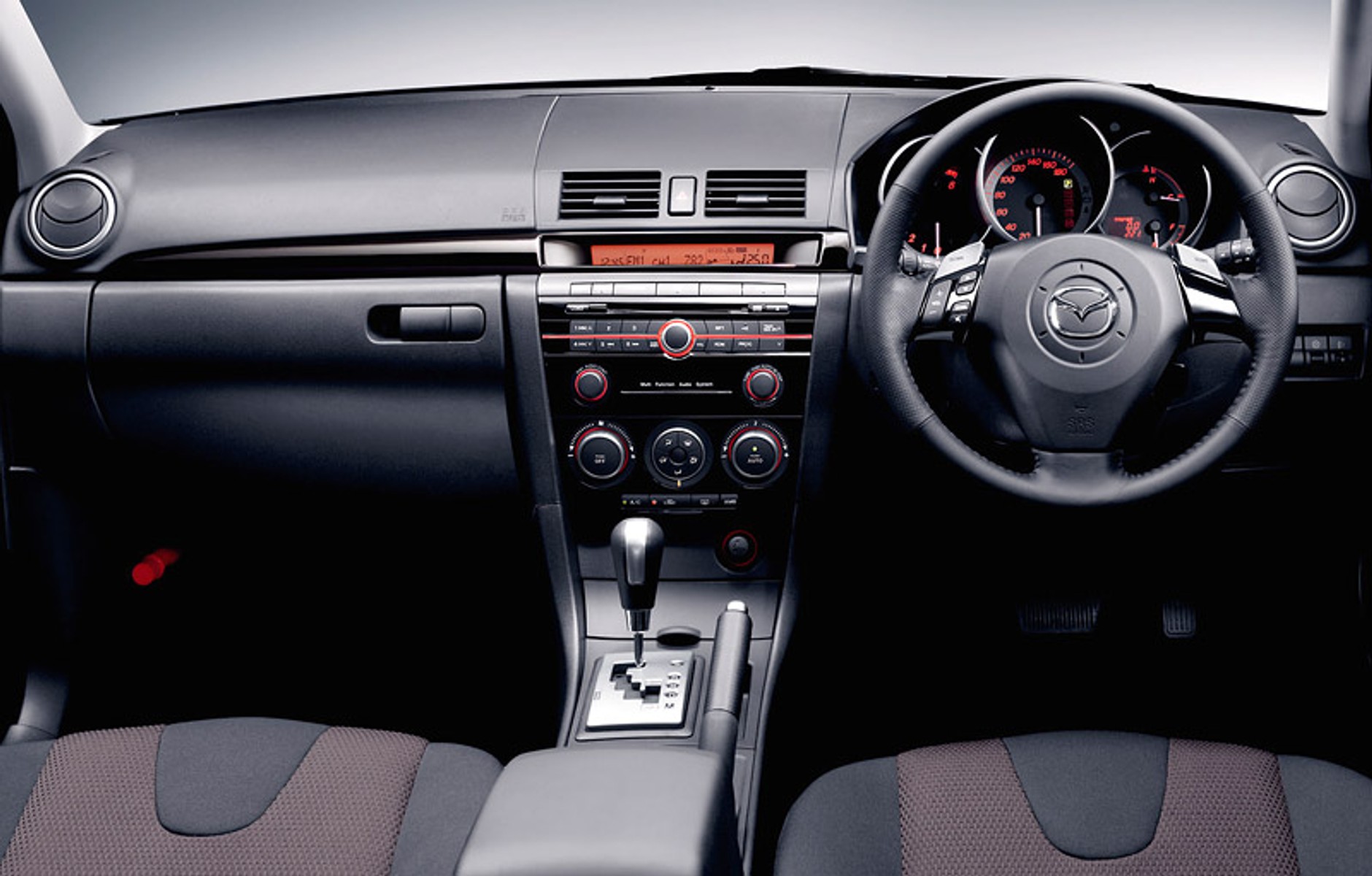 Mazda Axela 2009: facelifting Mazdy 3 dla rynku japońskiego