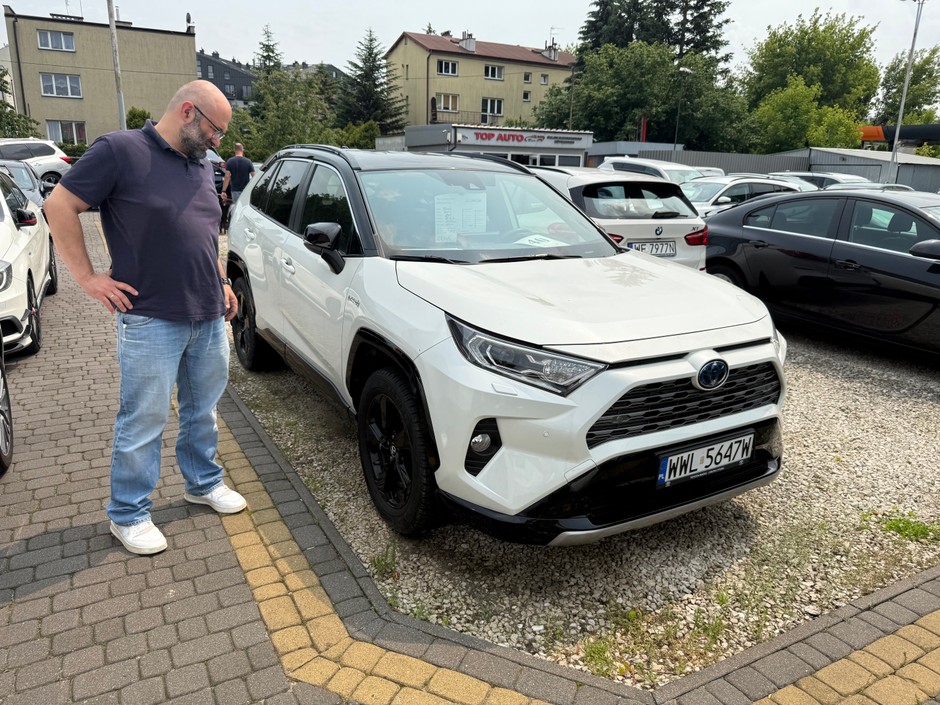 Toyota RAV4 sprowadzona z Włoch – rocznik 2019, przebieg 85 tys. km, cena 115 tys. zł