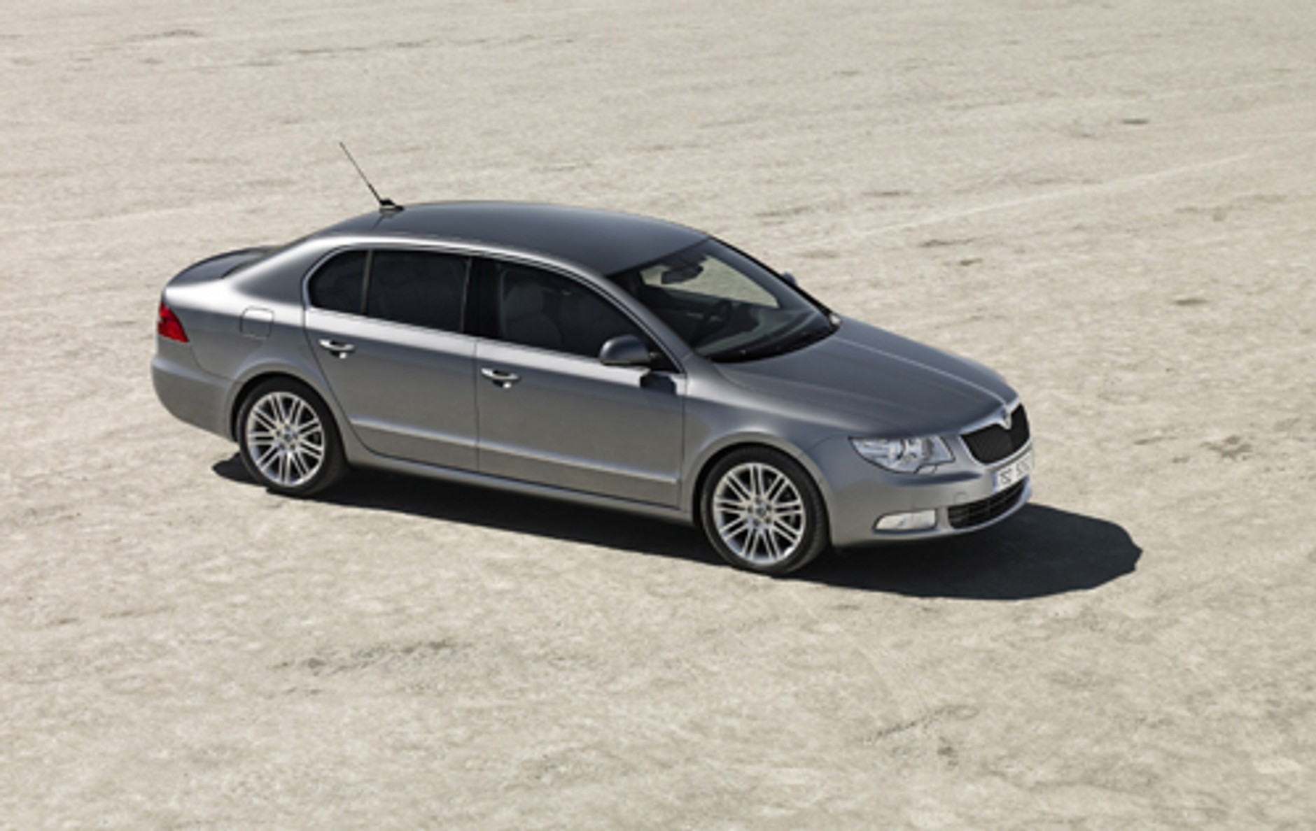 Nowa Skoda Superb wjeżdża do salonów