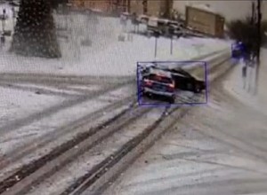 Driftował na oczach policjantów i uderzył w radiowóz. Jest nagranie