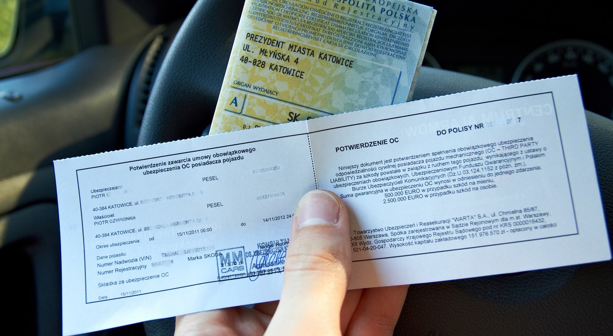 Polisa OC sama się odnowi? Nie zawsze, a kary są potężne