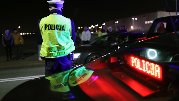 Rowerzysta chciał się zabawić i podnieść poziom adrenaliny. Słono zapłaci
