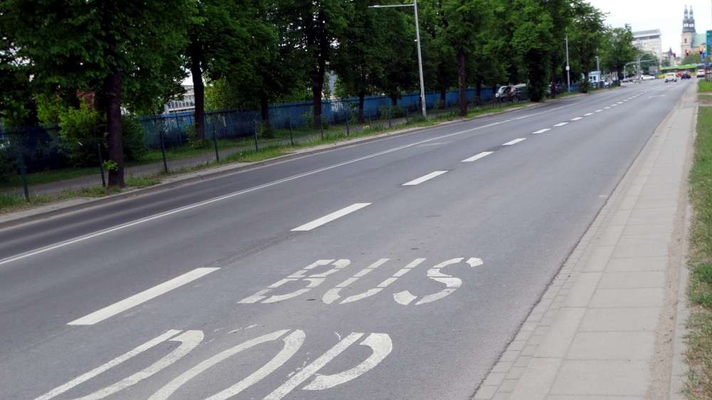  Mieszkam obok pasa DOP. Kierowcy go ignorują na potęgę. Wiem dlaczego - Auto Świat