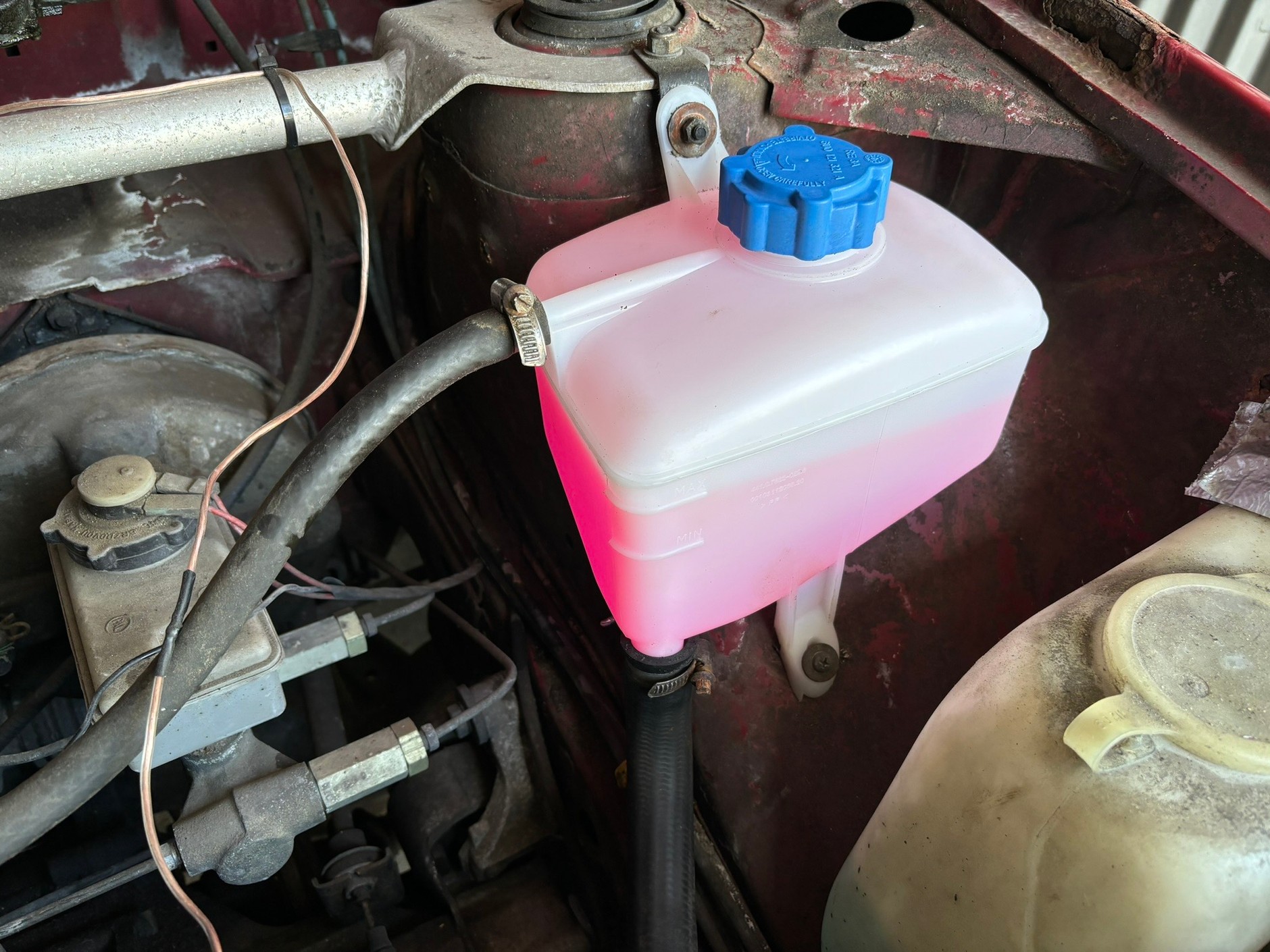 Zbiornik na płyn chłodniczy