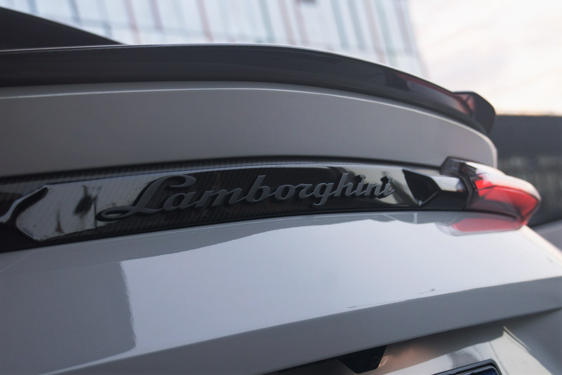 Lamborghini Urus Performante. 666-konny potwór na szczudłach