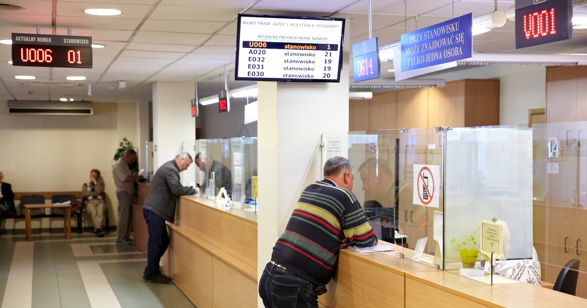 Od 1 września za dowód rejestracyjny i za prawo jazdy będzie można płacić Blikiem