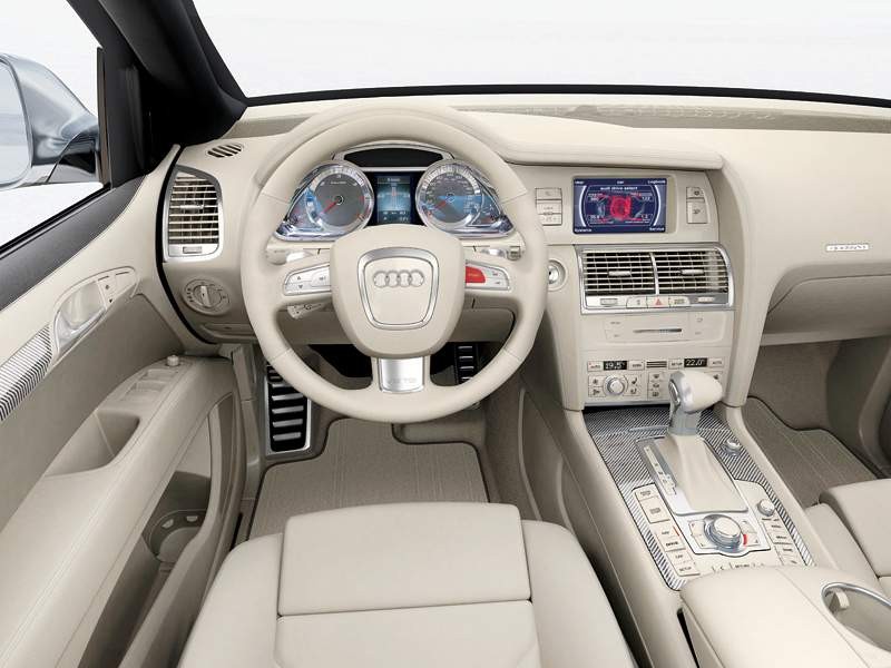 Zdjęcia szpiegowskie: Dwunastocylindrowe Audi Q7 na ON