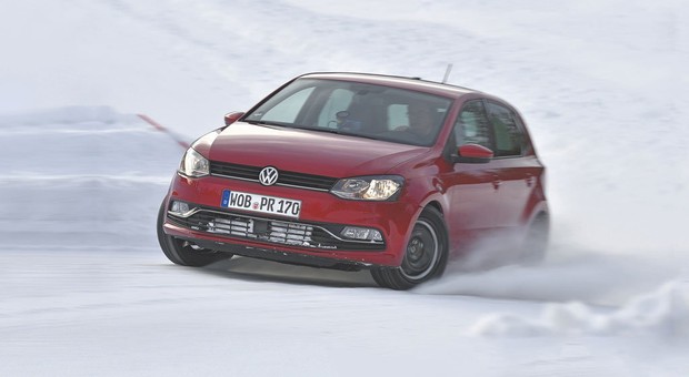 Test opon zimowych w rozmiarze 185/60 R15 - sprawdzamy, które zimówki są najlepsze