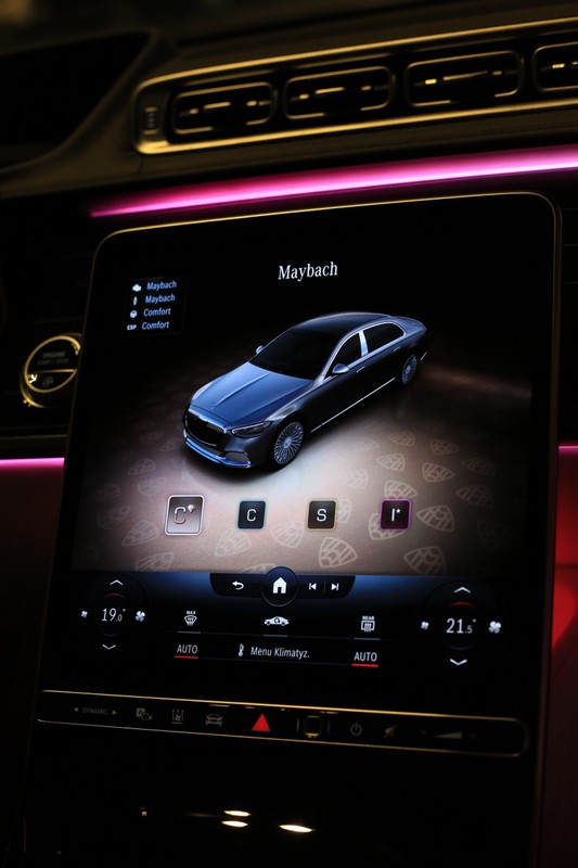 Mercedes-Maybach S680 (2021 r.; generacja Z 223)