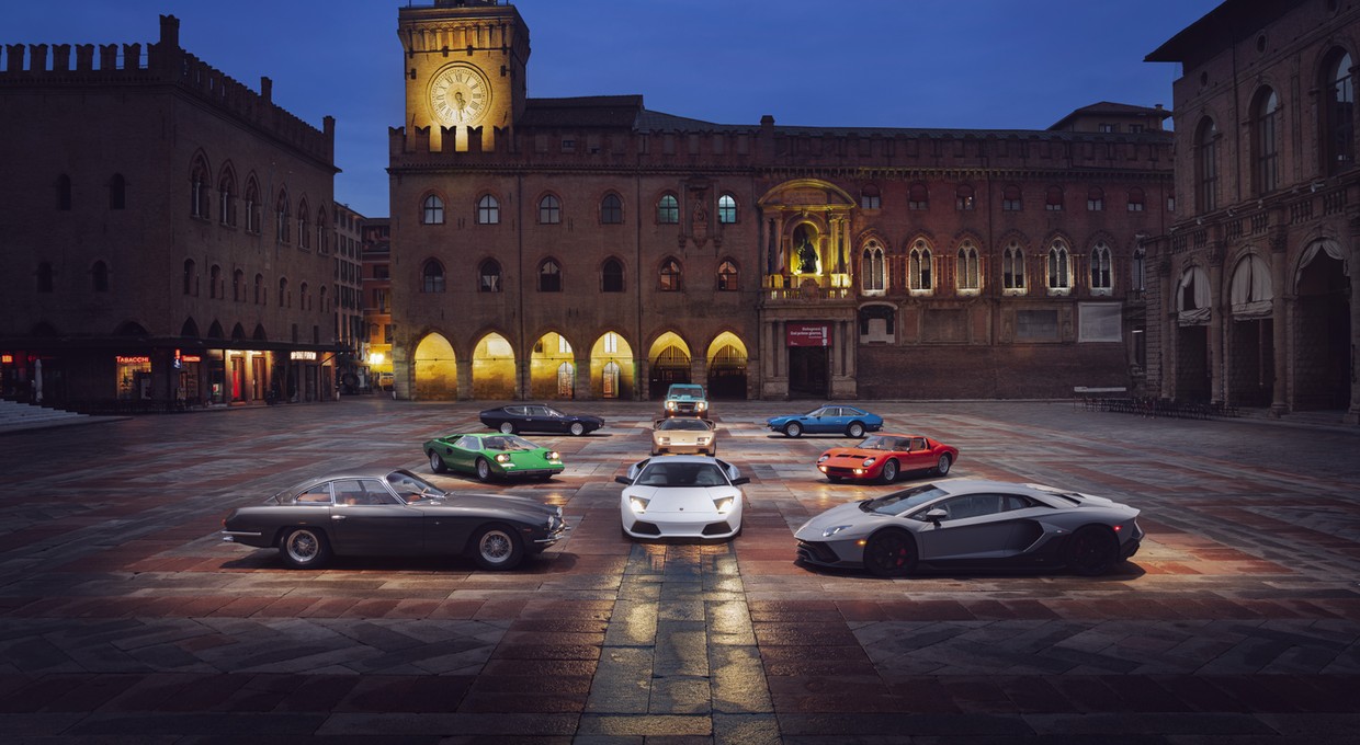Lamborghini ma 60 lat i od początku było wierne silnikowi V12. Jaka jest jego historia?
