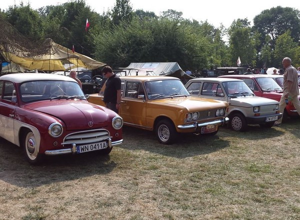 MotoClassic 2015: auta z PRL-u w zamku Topacz (galeria)