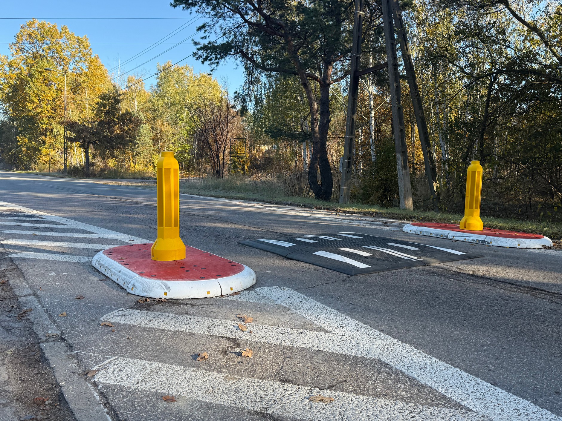Urządzenia związane ze strefą "tempo 30" w Warszawie
