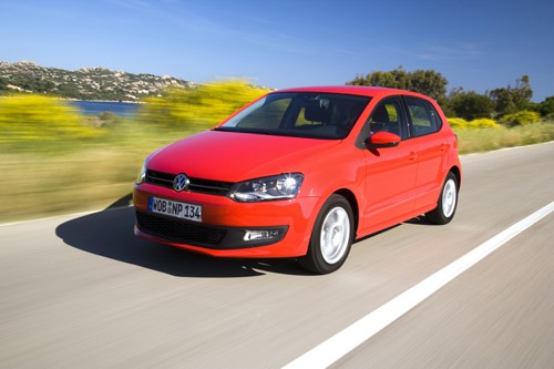 Nowy Volkswagen Polo gra w minigolfa