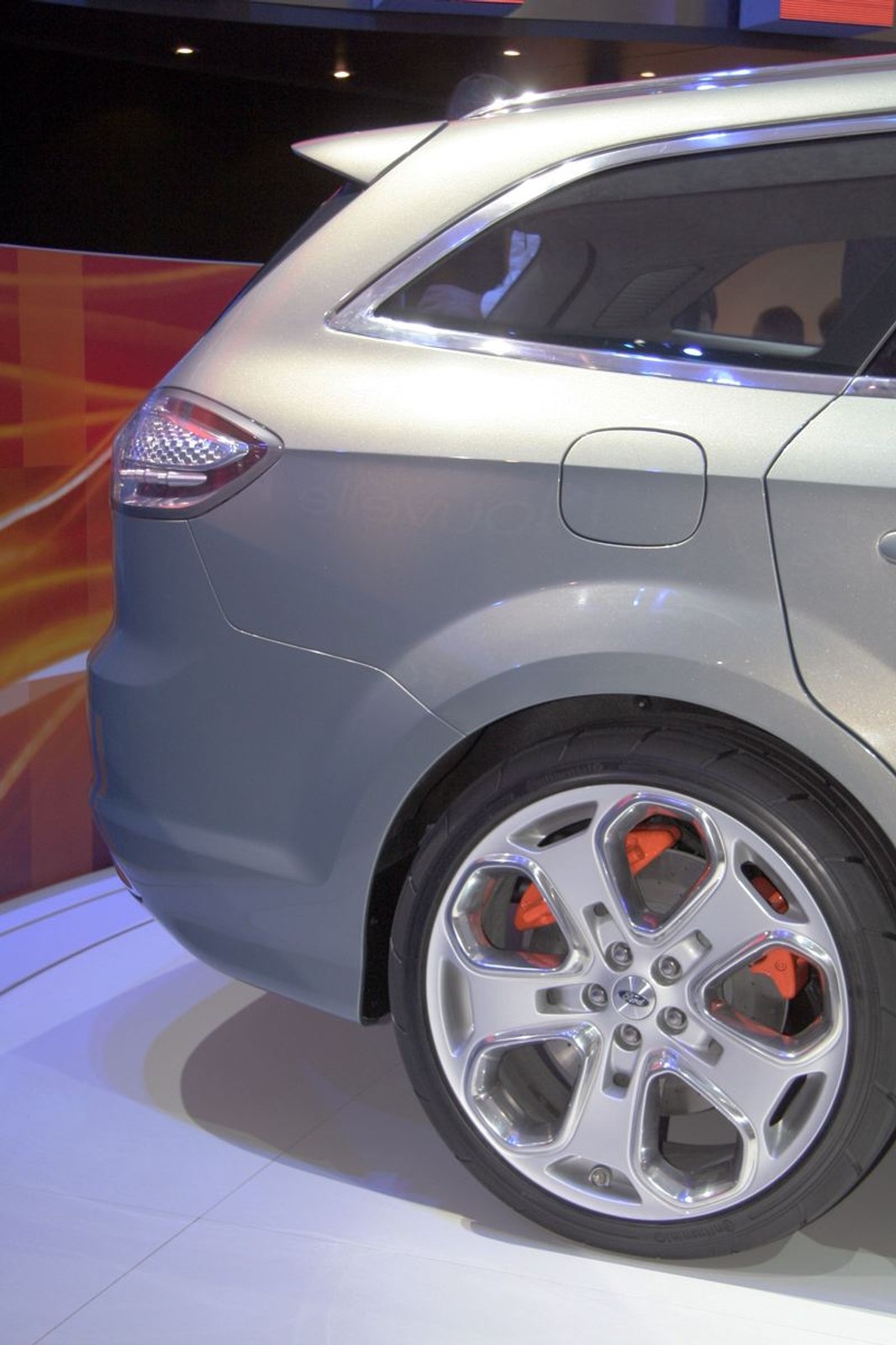 Paryż na żywo: fotogaleria z targów – Ford Mondeo