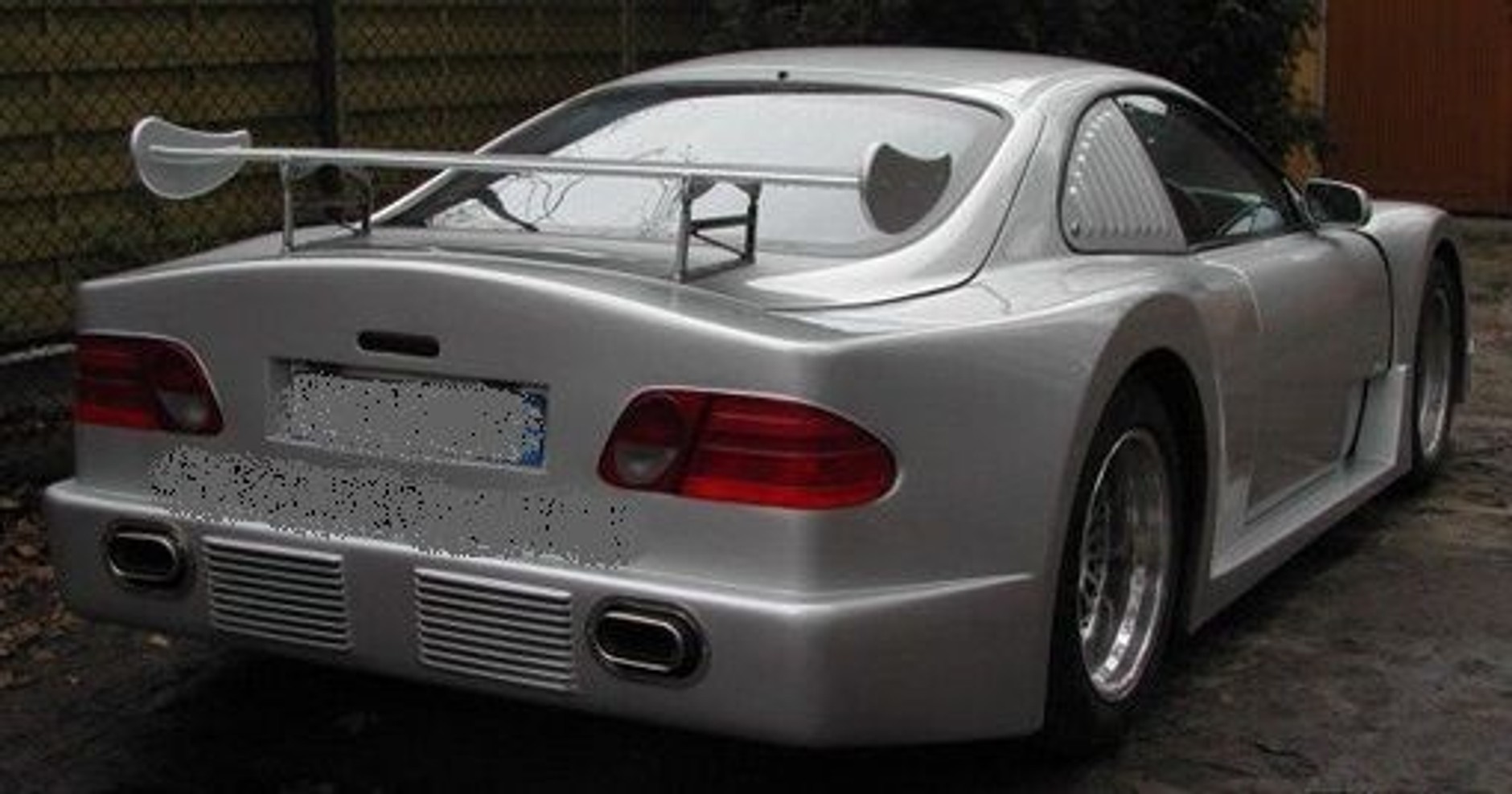 Ciekawostka z ogłoszenia: Mercedes CLK GTR na każdą kieszeń