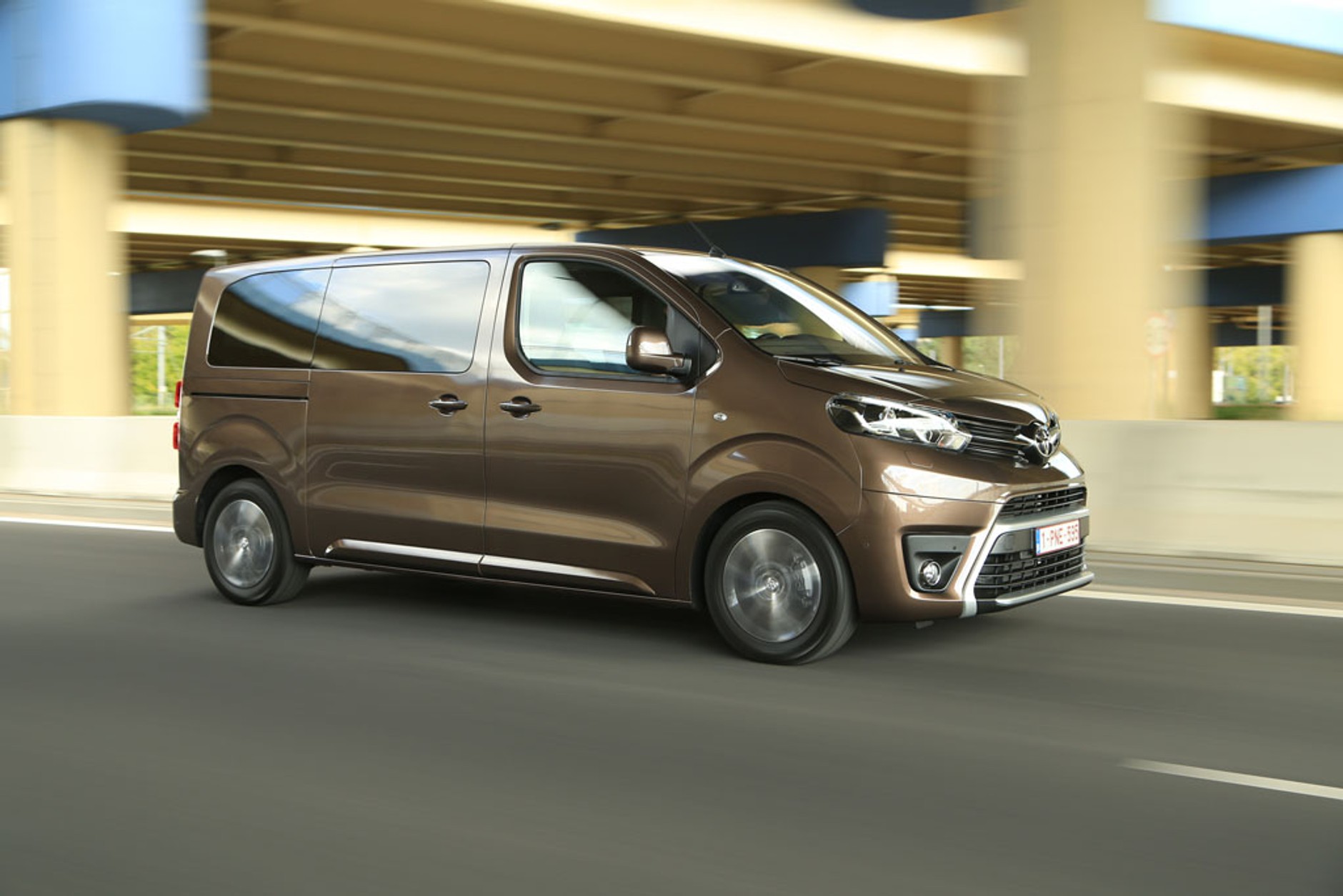 Toyota ProAce Verso Medium - pogromca Volkswagena T6?
