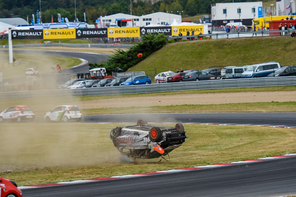 Kia Lotos Race