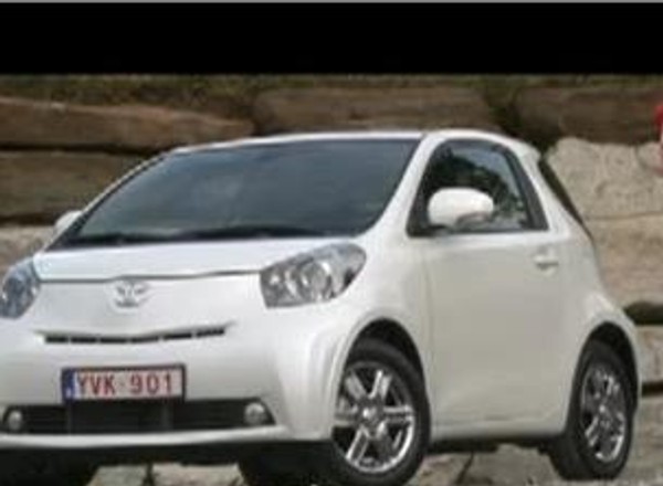 Toyota IQ konkurent Smarta prosto z Japonii