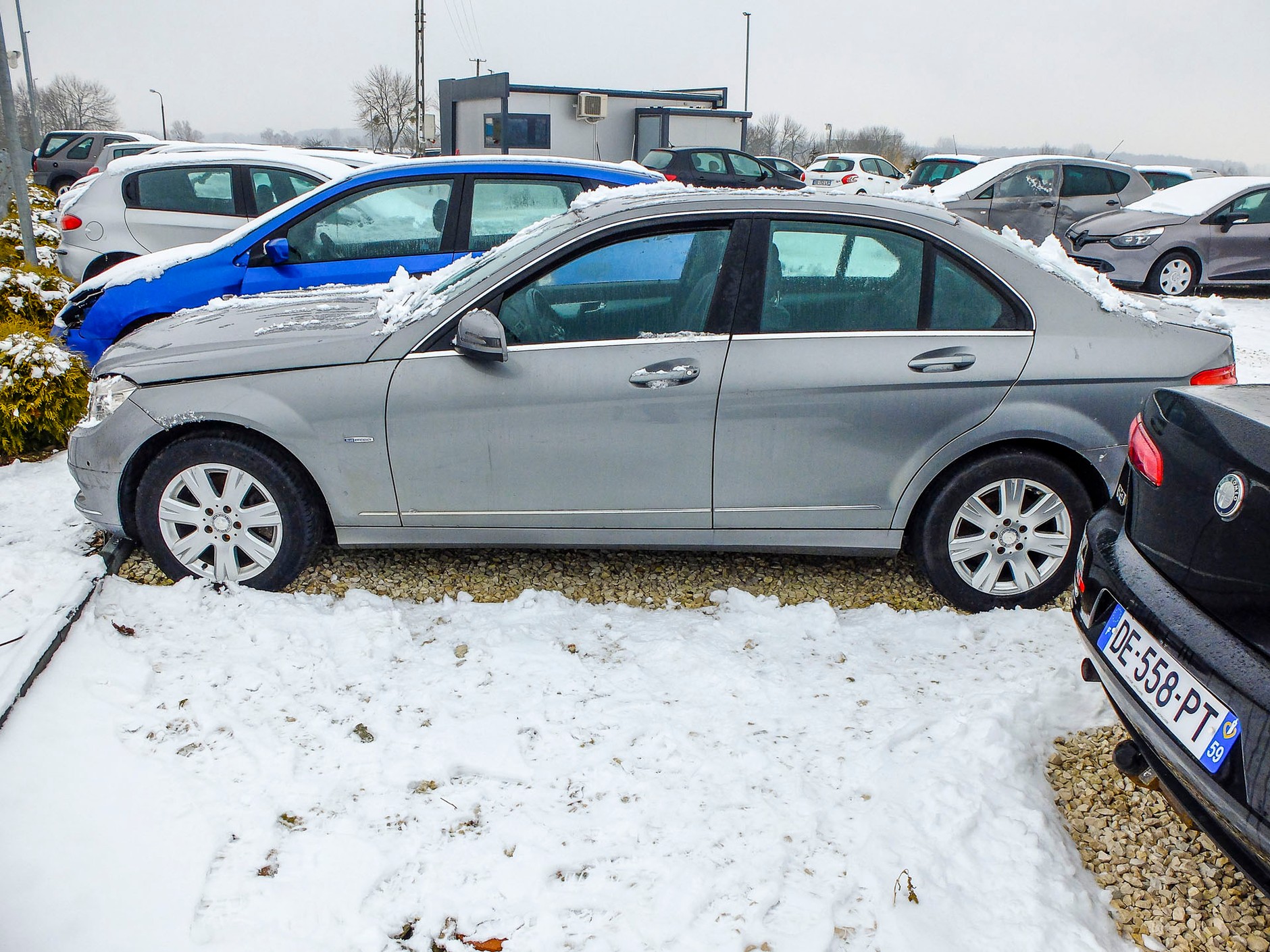 Tylko delikatnie trafiony Mercedes W204