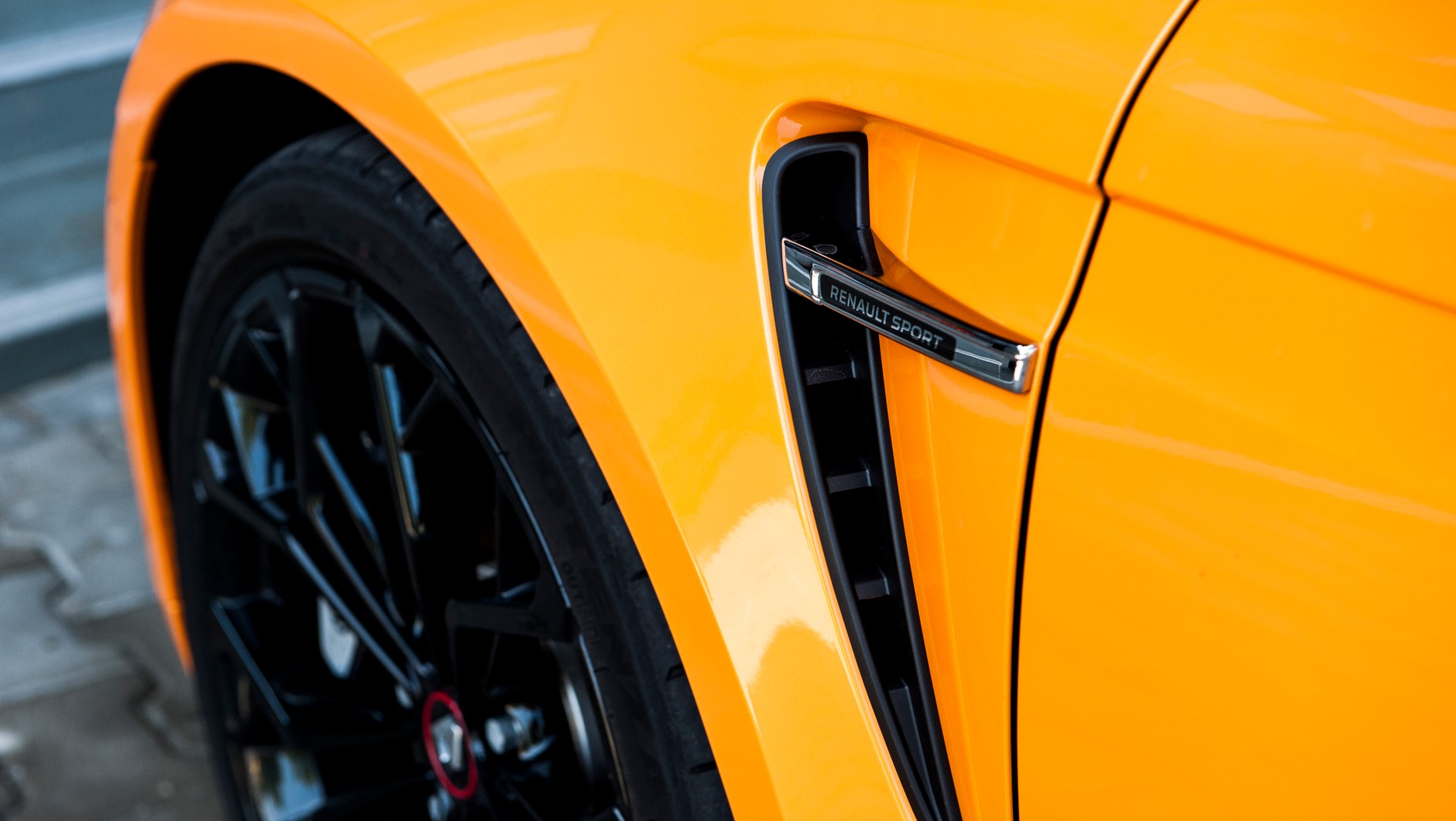 Toyota GT86 vs Renault Megane RS