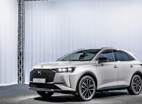 DS 7 – tak wygląda jeden z najoryginalniejszych SUV-ów po face liftingu
