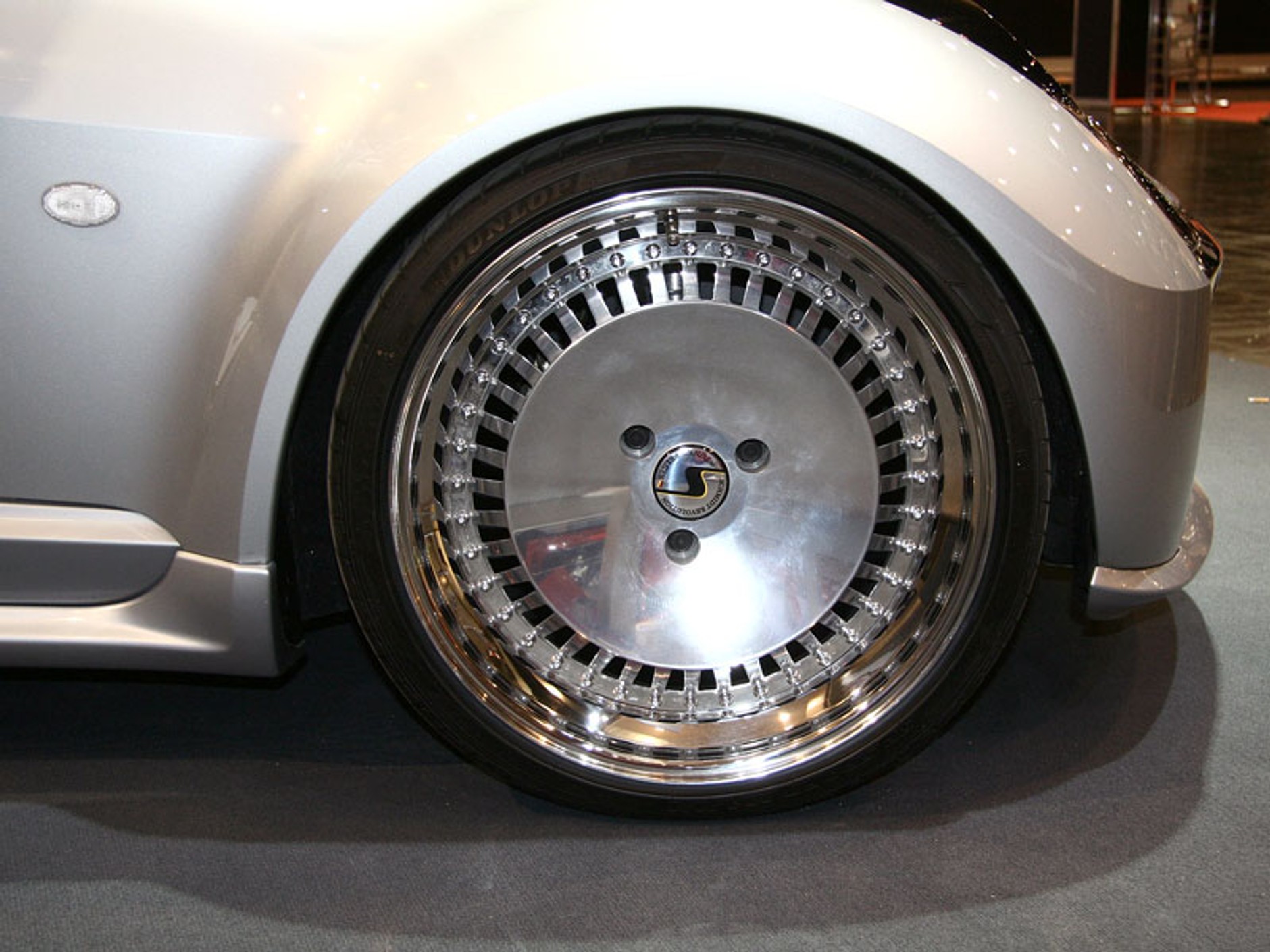 Essen Motor Show 2007 - Latające maszyny i piękne modelki (fotogaleria 2)