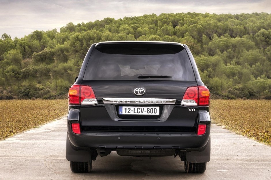 Toyota Land Cruiser V8 po retuszu