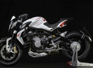 MV Agusta Brutale 800 Dragster - dla uzależniomych od adrenaliny