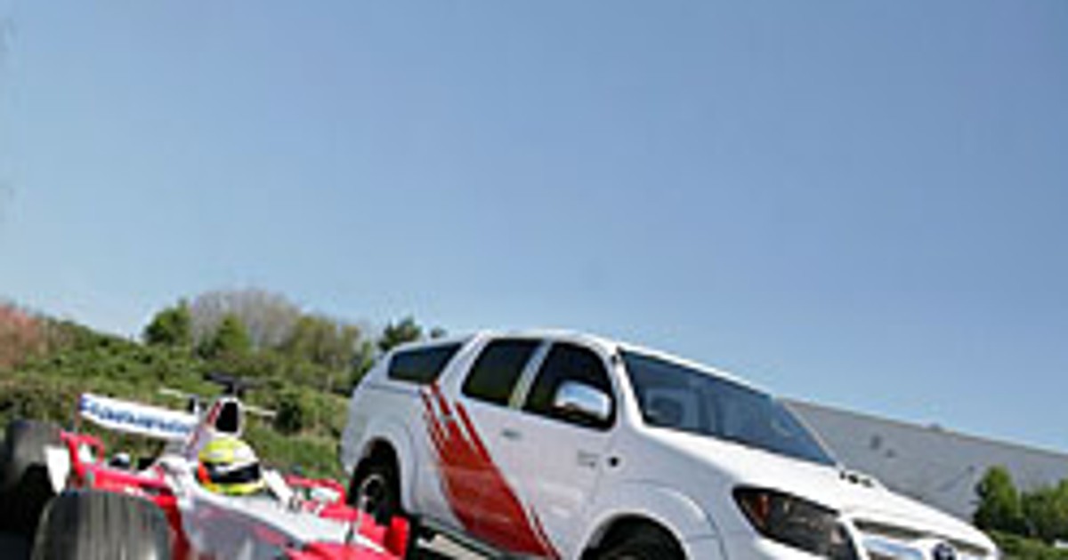 Toyota Hilux Sport Concept: pickup w stylu F1