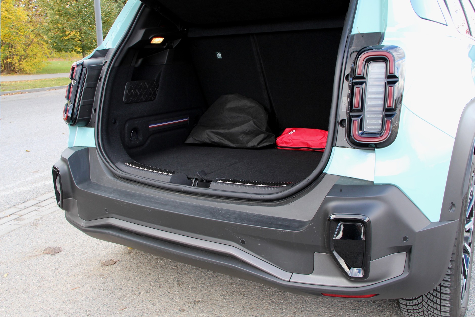 Renault 4 E-Tech Iconic