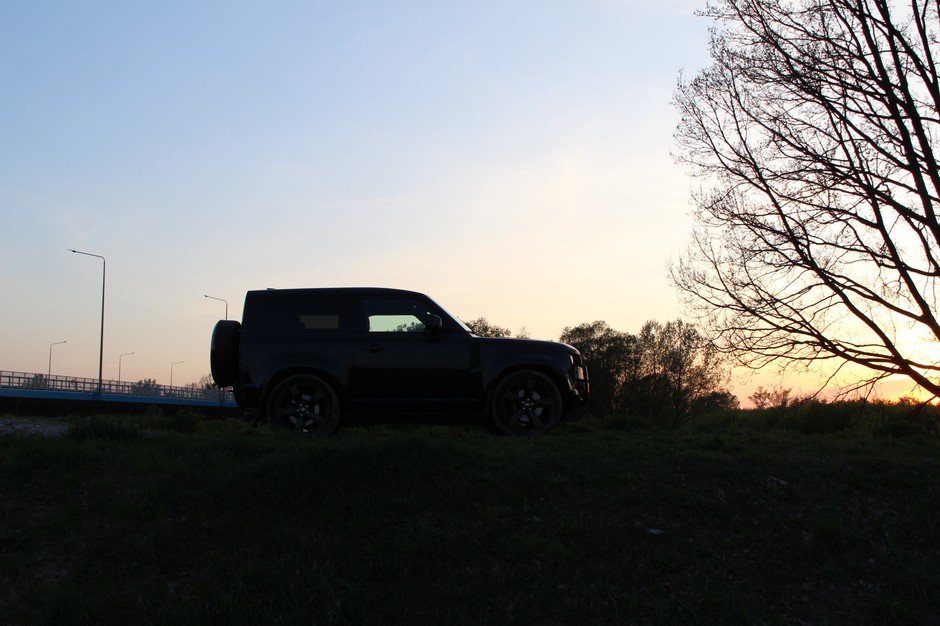 Land Rover Defender 90 V8