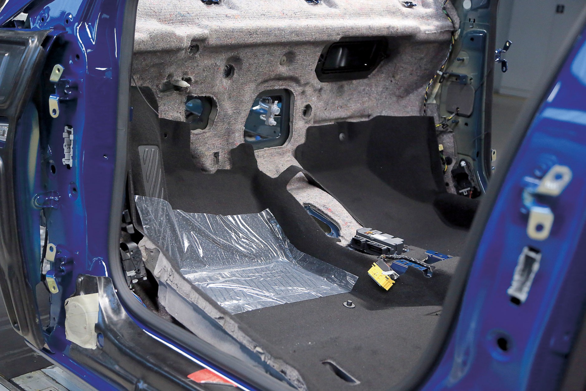 Fabryka Opla w Gliwicach: etapy produkcji Astry na wydziale montażu