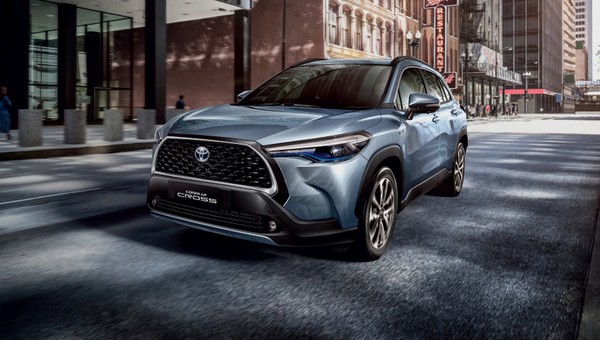 Toyota Corolla Cross czyli próba wypełnienia luki między C-HR a RAV4. 