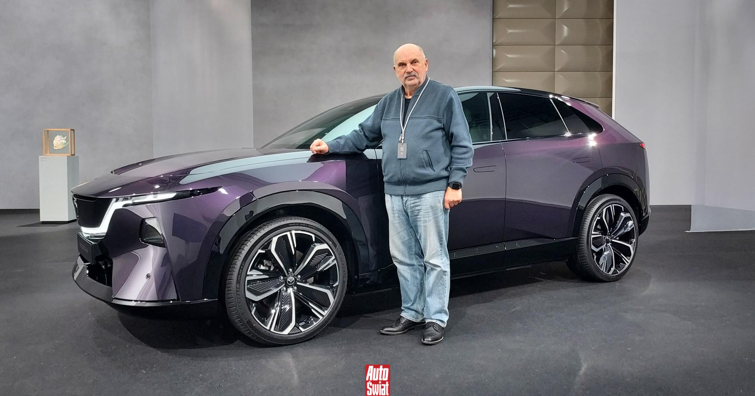 Pierwsze spotkanie z Mazdą CX-6e. Zaskakuje dużym 26-calowym ekranem