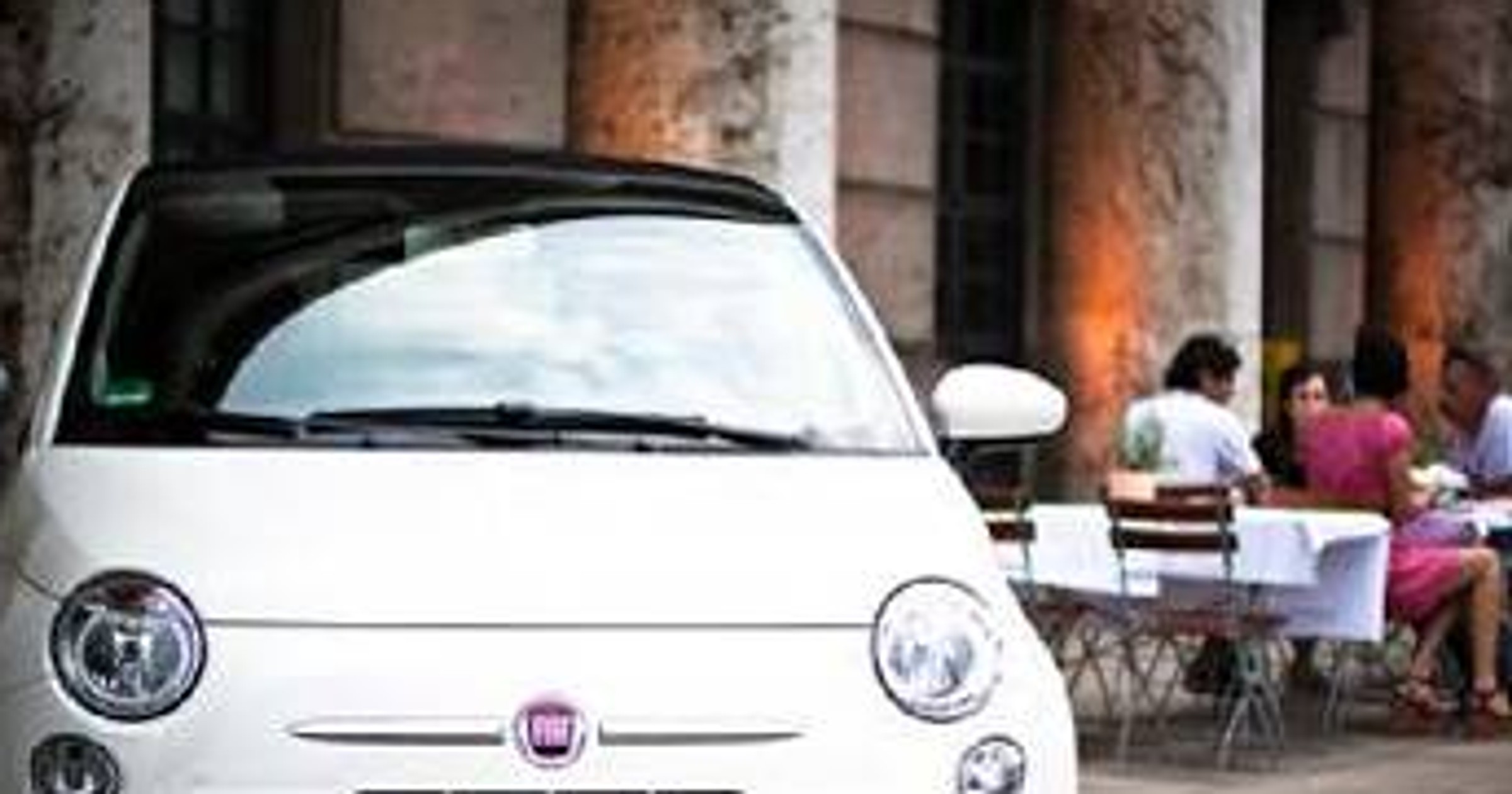 Elektryczny Fiat 500 już do kupienia