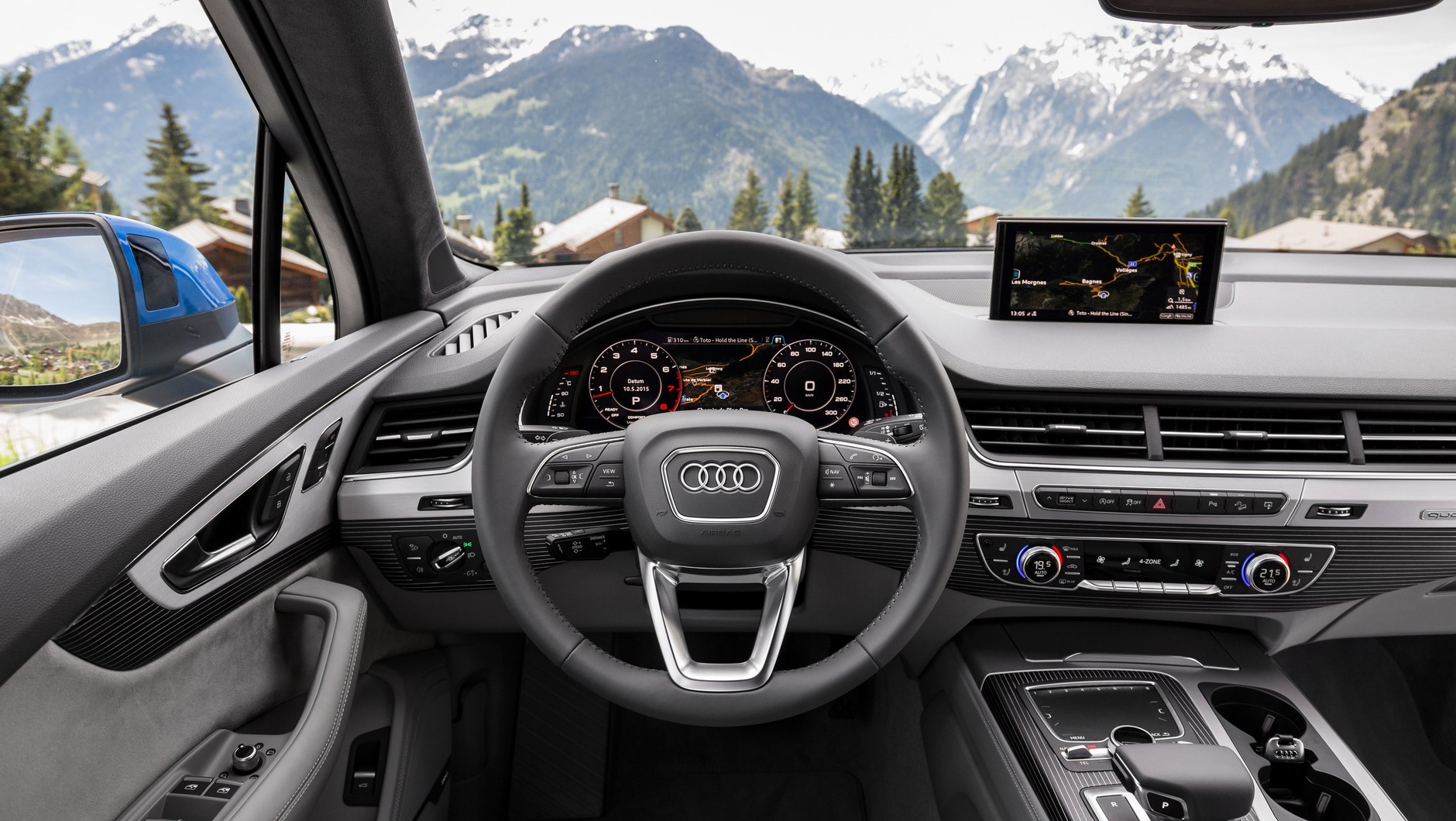 Luksusowa, lekka w formie deska rozdzielcza jest perfekcyjnie wykonana. Zamiast klasycznych zegarów można zamówić Audi Virtual Cockpit. System MMI z centralnym ekranem jest seryjny