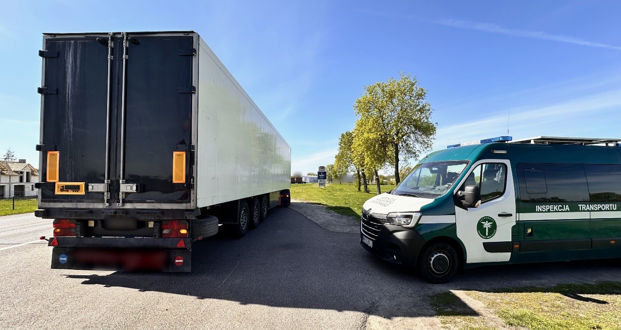 Dwóch Greków z truskawkami zatrzymanych przez WITD