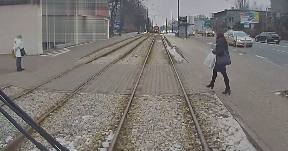 Nagranie z tramwaju mrozi krew w żyłach