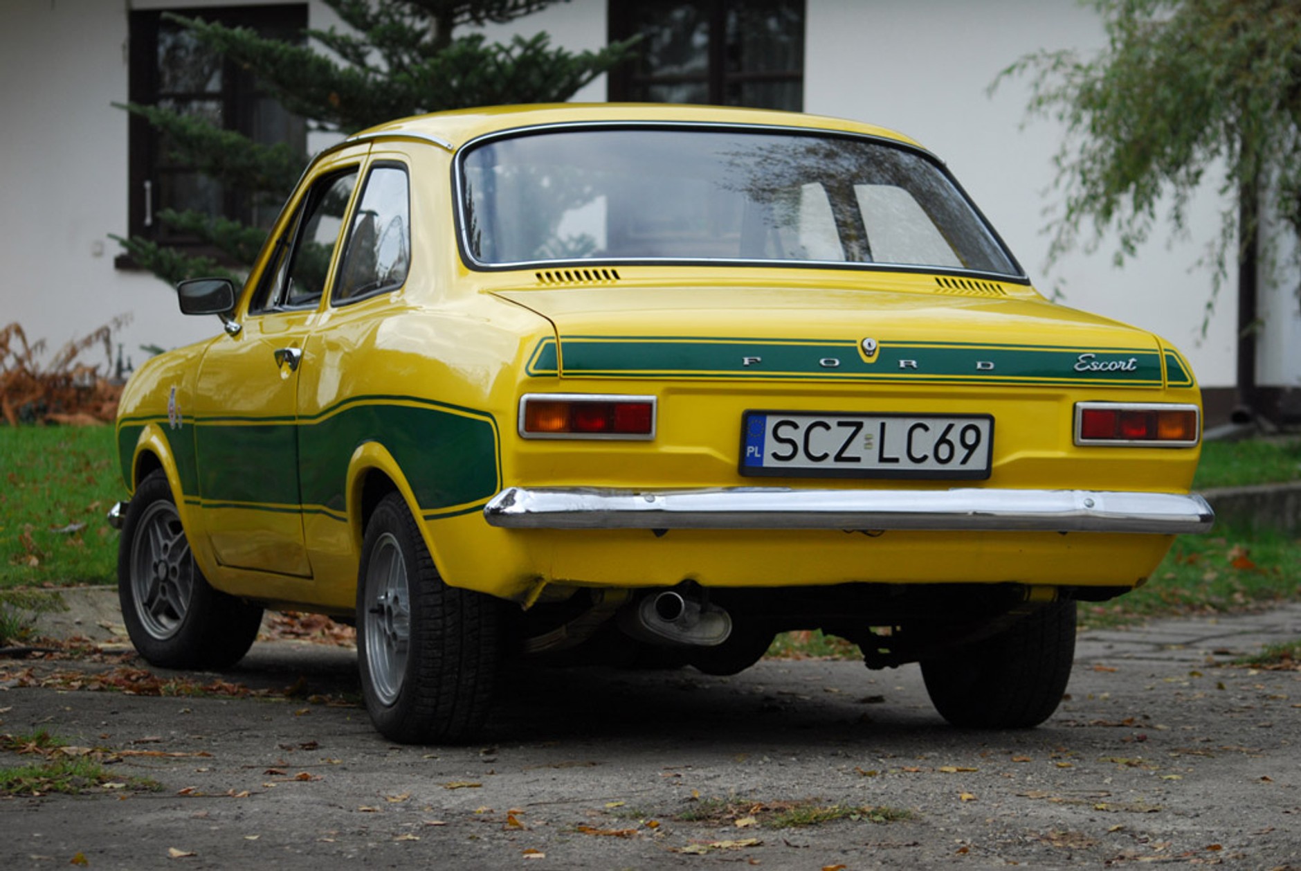 Ford Escort MKI: patrzcie, psia kostka jedzie!