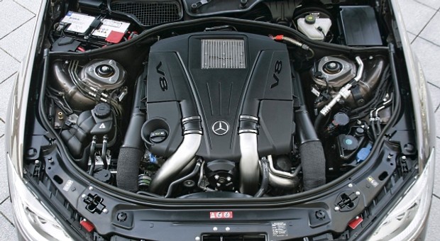4.7 V8, które spala… 9,5 l/100km!