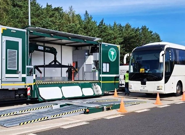 Inspektorzy ITD podsumowali wakacyjną akcję. Skontrolowali ponad 2400 pojazdów