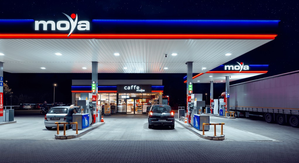 Stacja paliw Moya