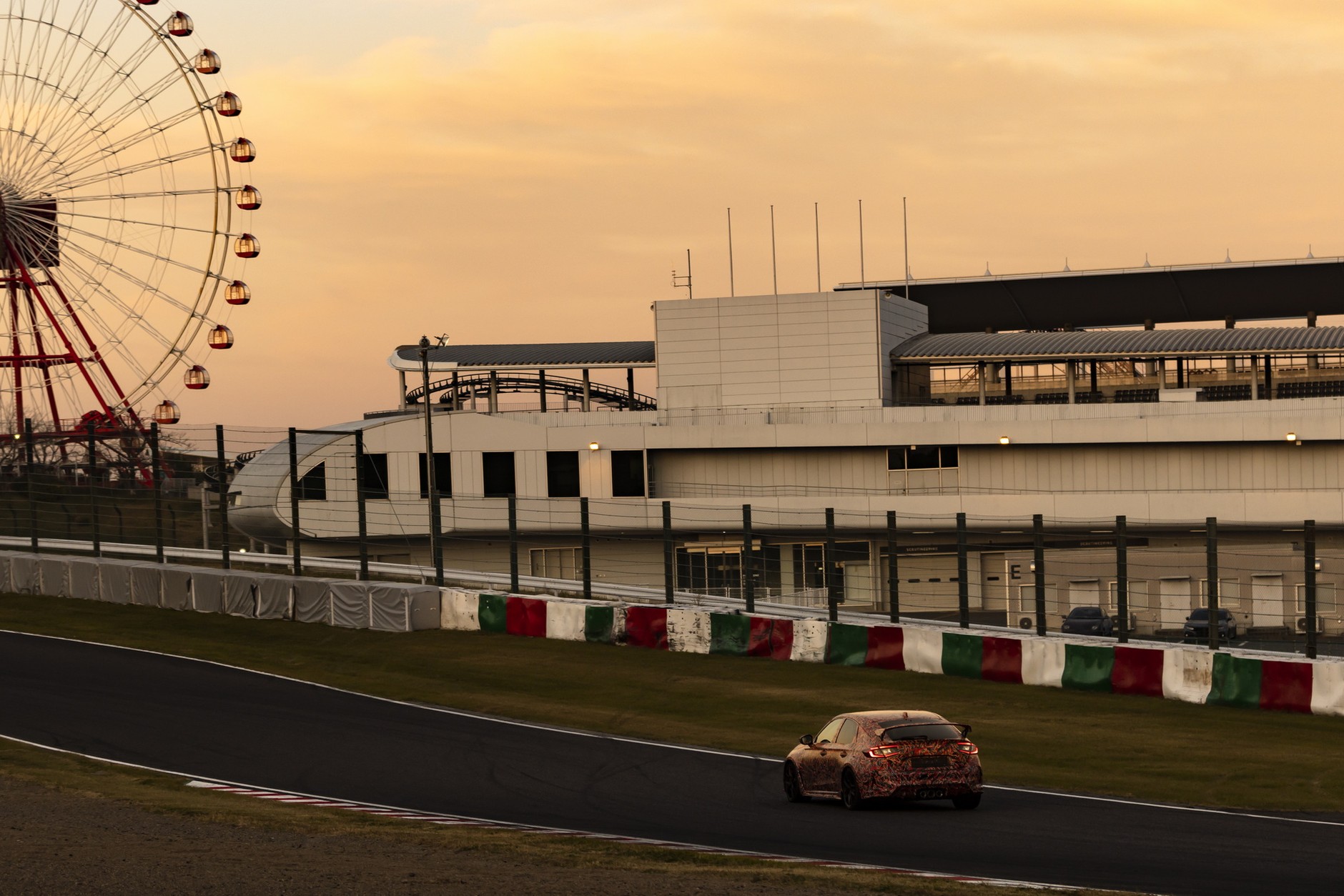 Zakamuflowana prototypowa Honda Civic Type R