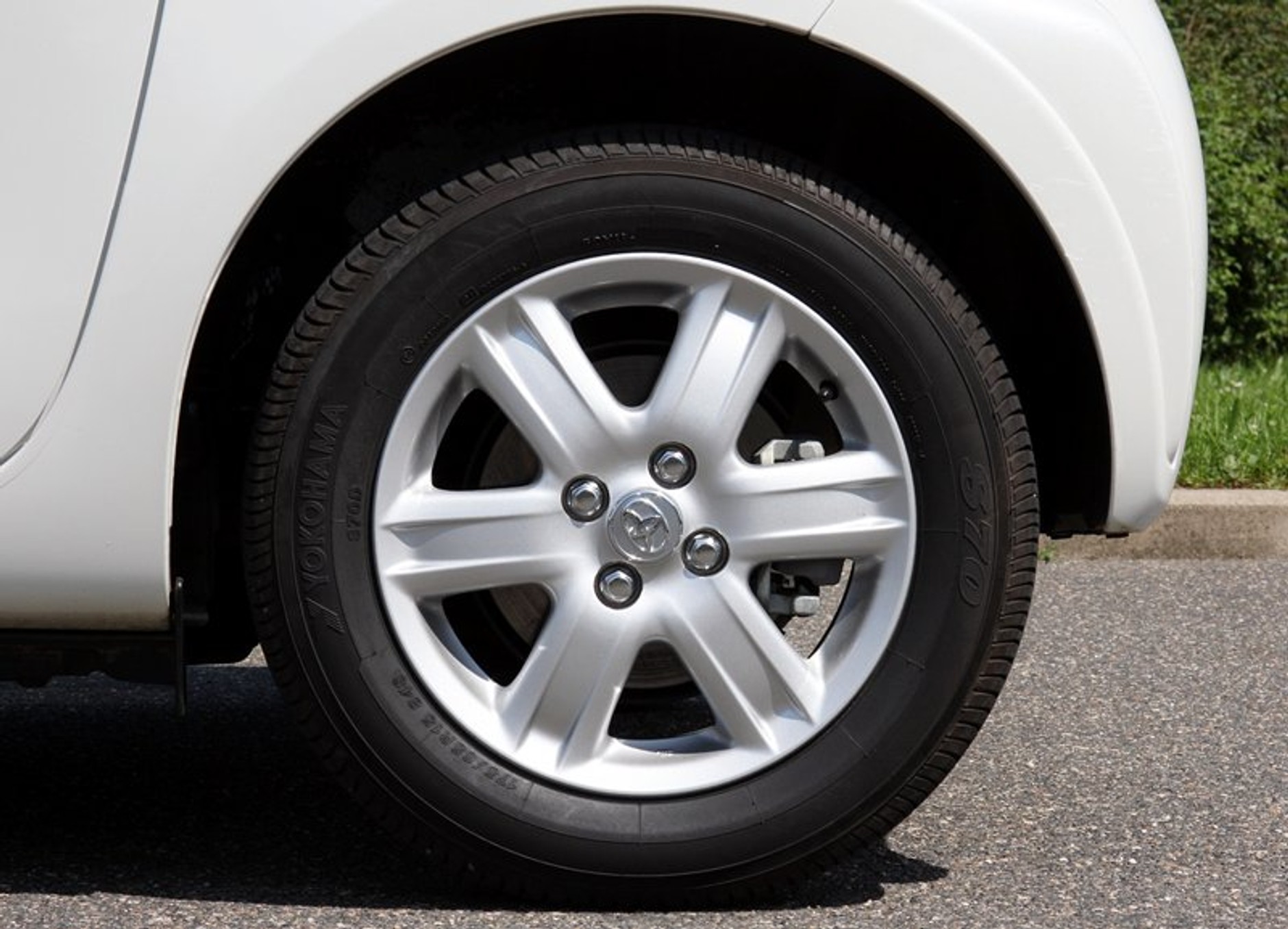 Test: Toyota iQ 1,0 (50 kW) – Má pod čepicí