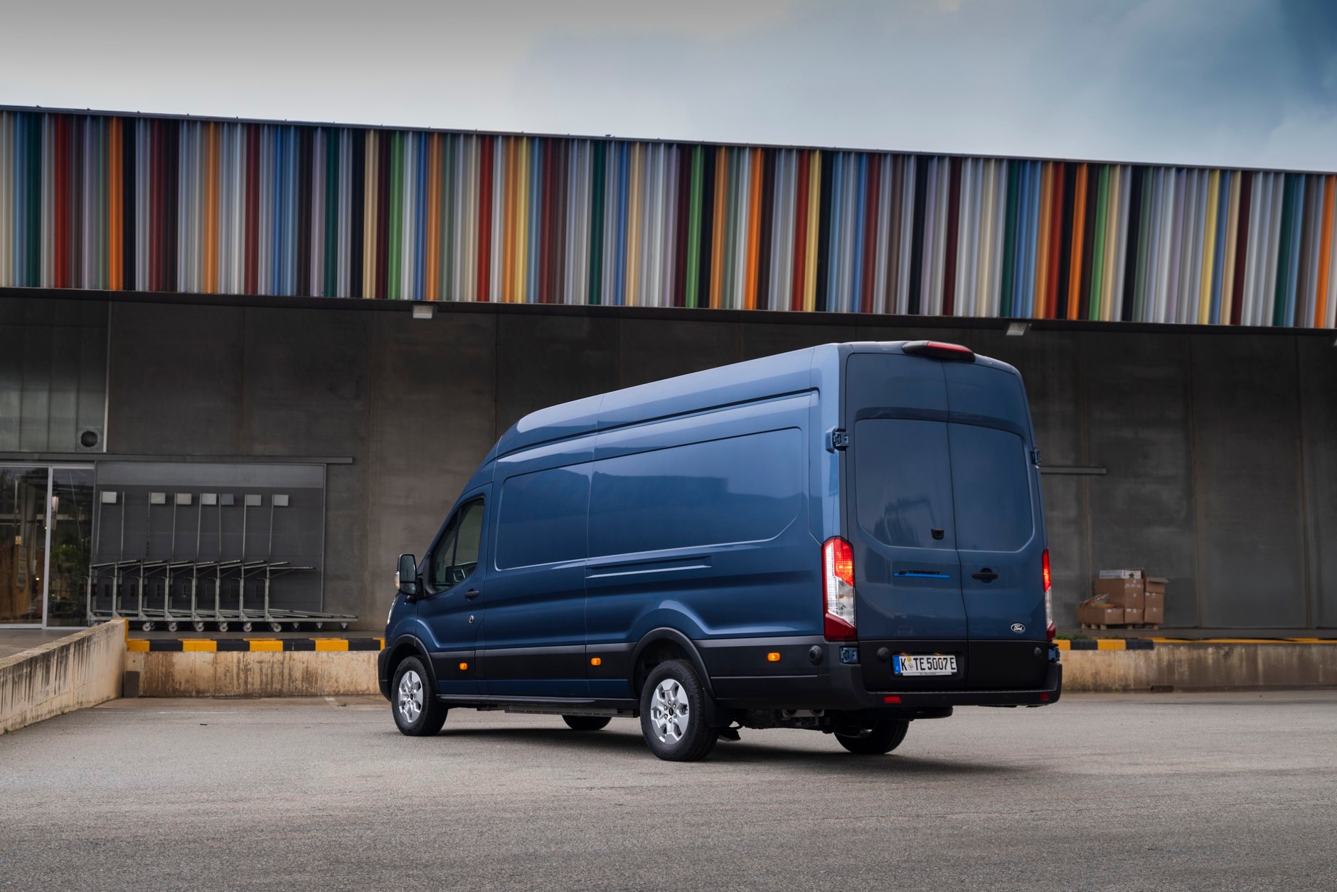 Ford E-Transit o zwiększonym zasięgu
