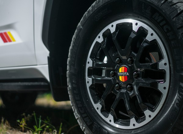 Toyota pokazała nową wersję swojego pikapa. Zazdrościmy, ale u nas by się nie zmieścił
