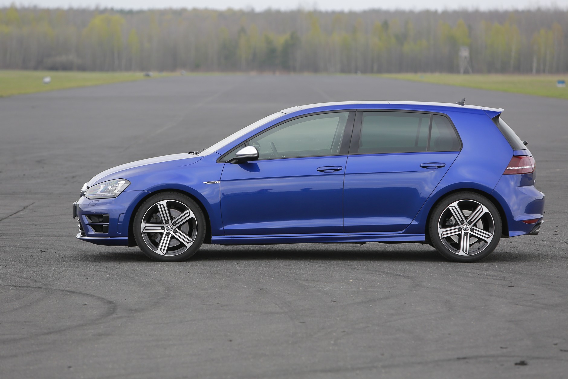 Golf GTI vs. R