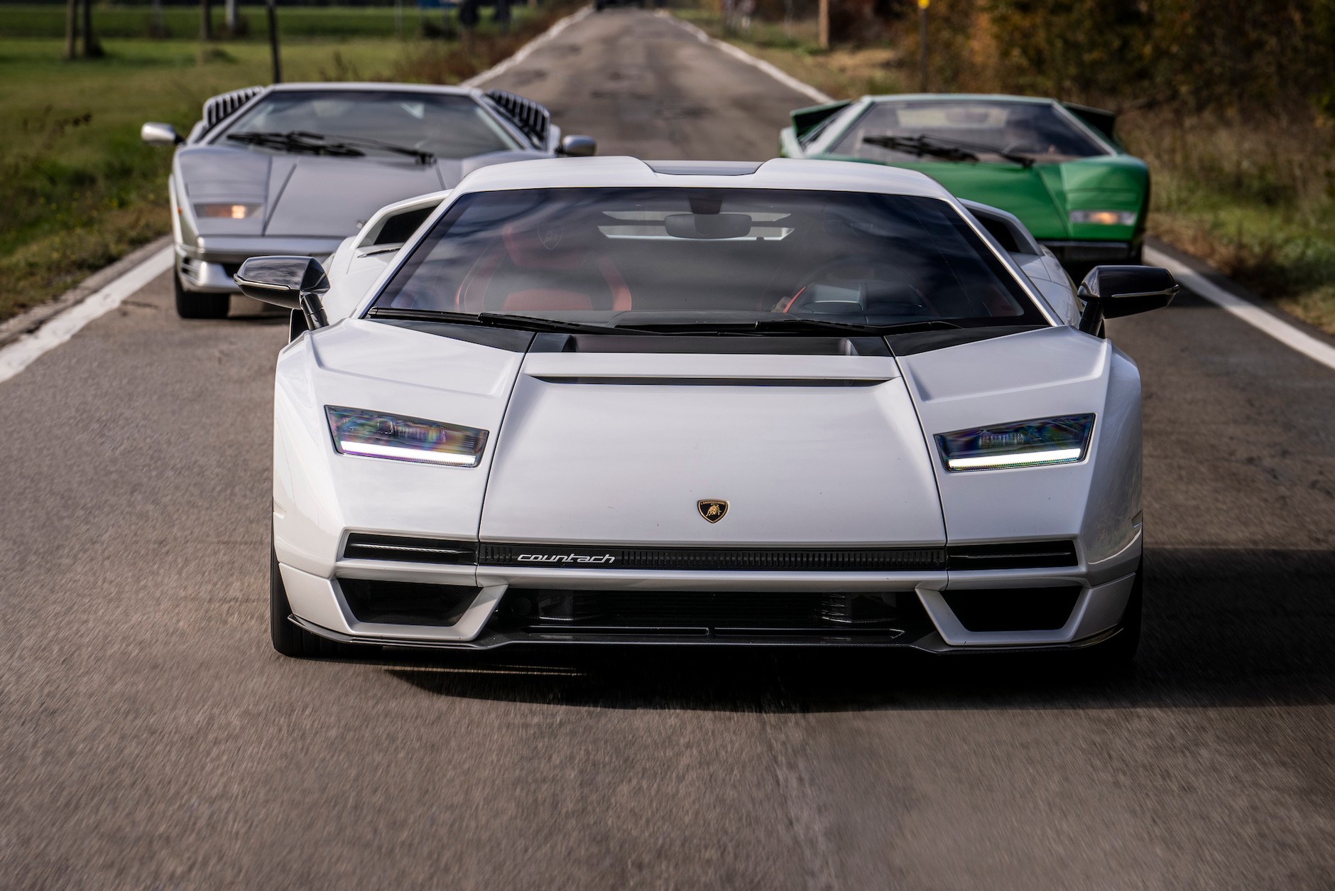 Lamborghini Countach LPI 800-4 rusza w drogę