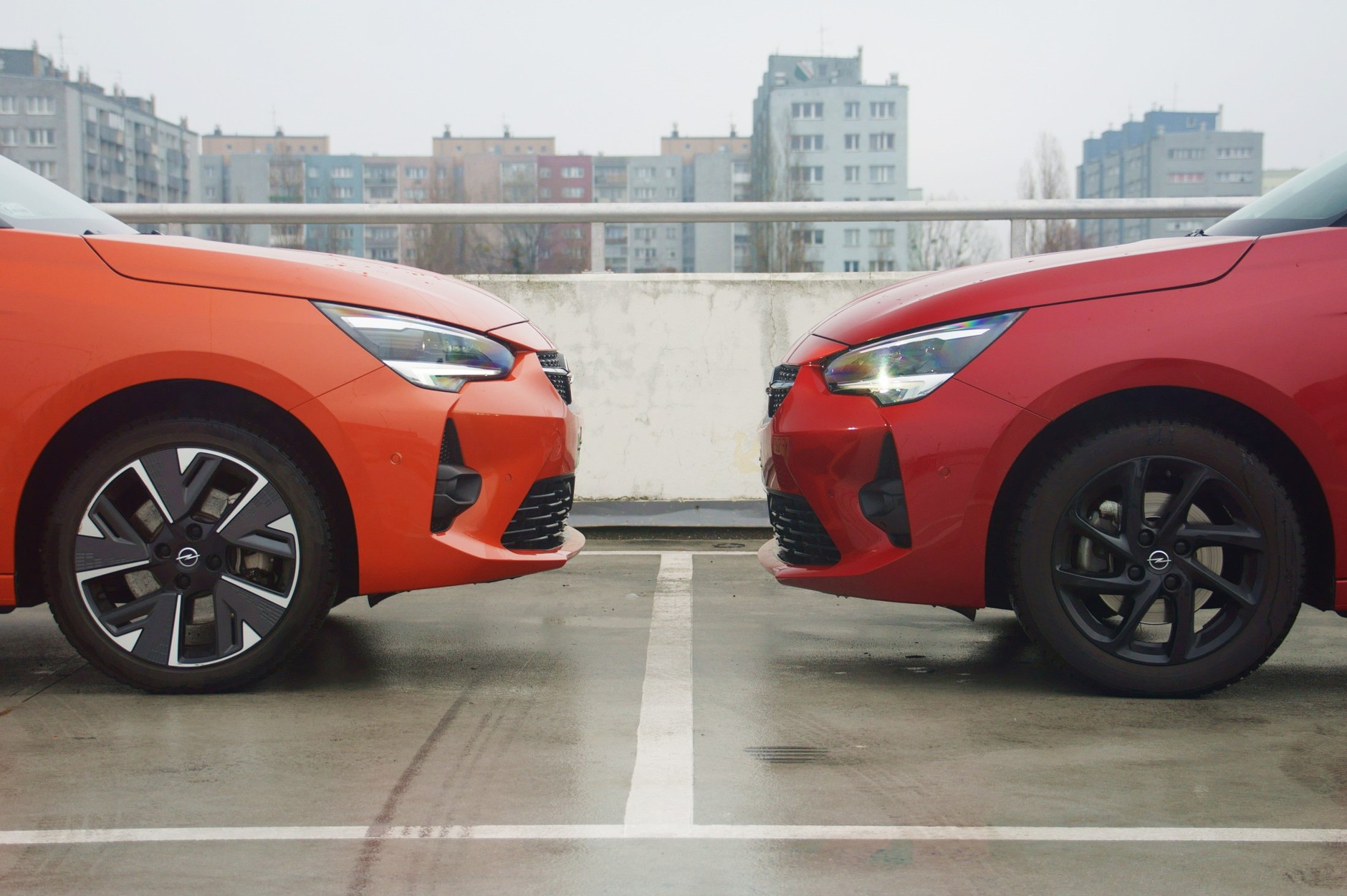 Opel Corsa – elektryk vs. spalinowiec. Który lepszy do miasta?