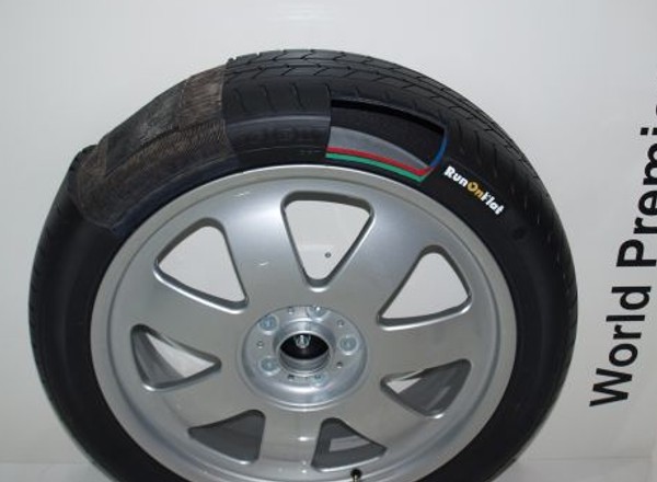 Goodyear RunOnFlat: jazda bez powietrza (Genewa 2010)